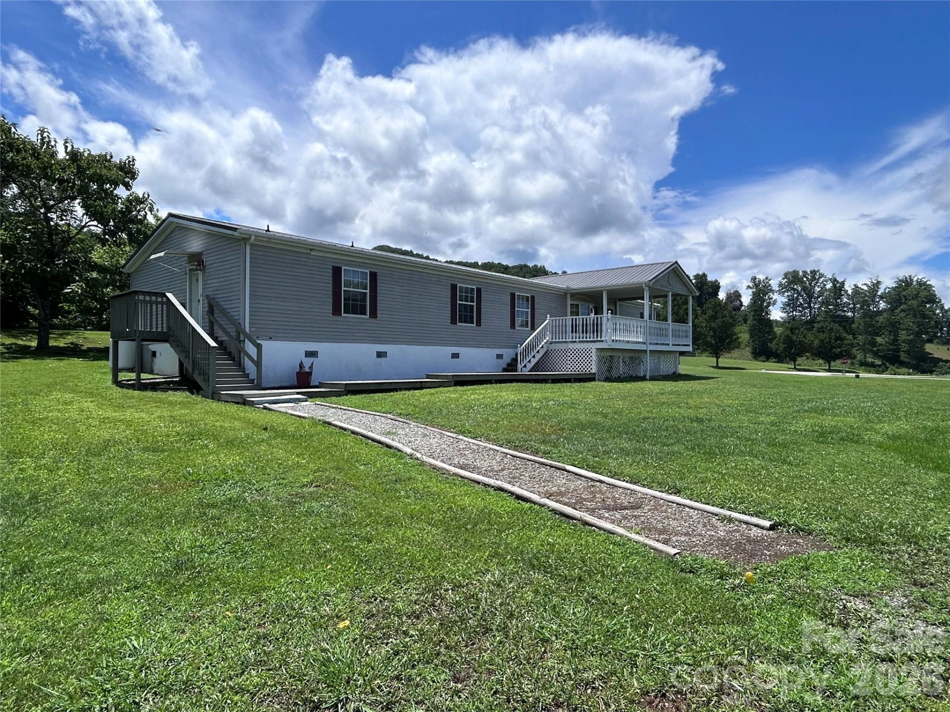 755 Fairview Loop - Photo 2