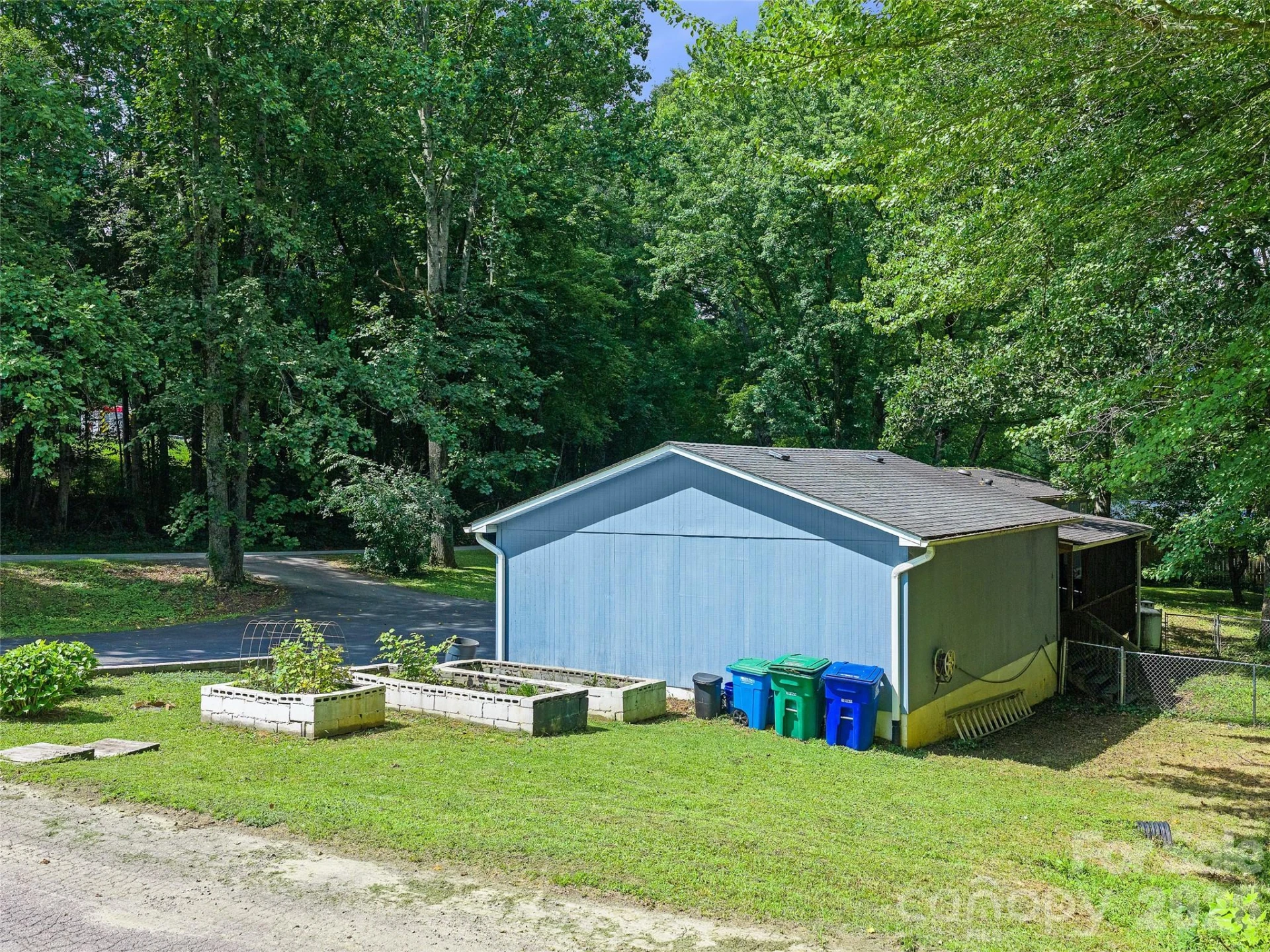 2 Lost Forest Drive - Photo 30