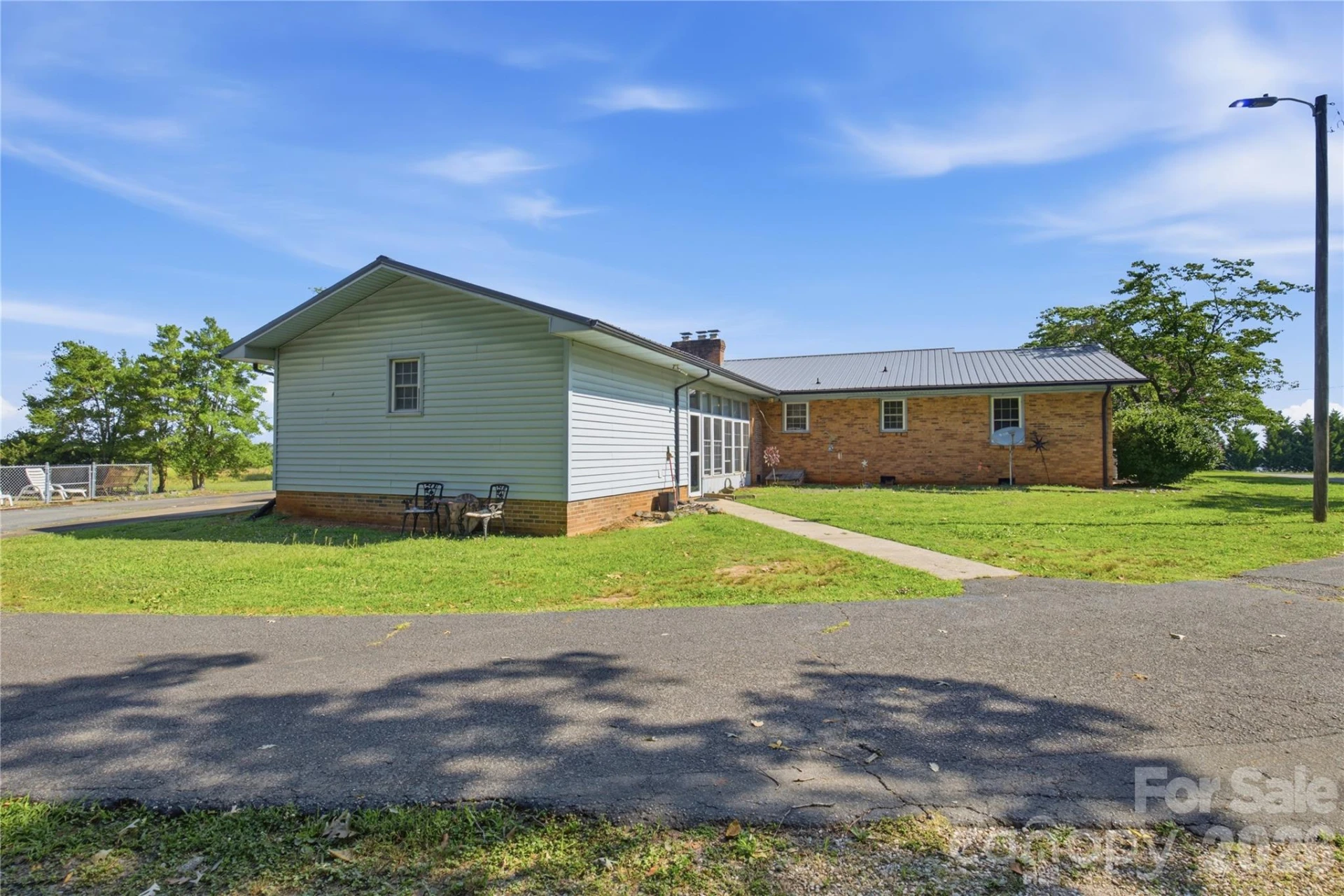 828 Ferry Road - Photo 10