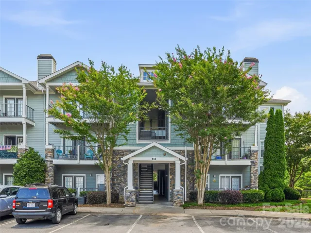 200 Vista Lake Drive