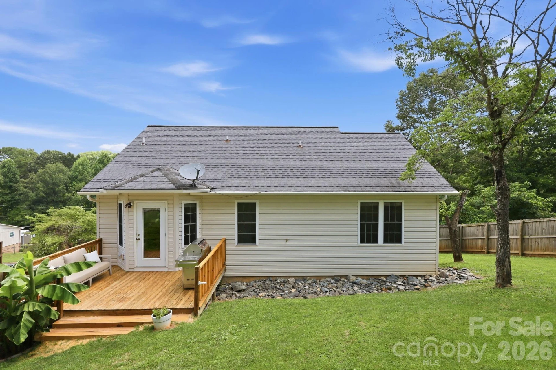 320 Meadowbrook Drive - Photo 5
