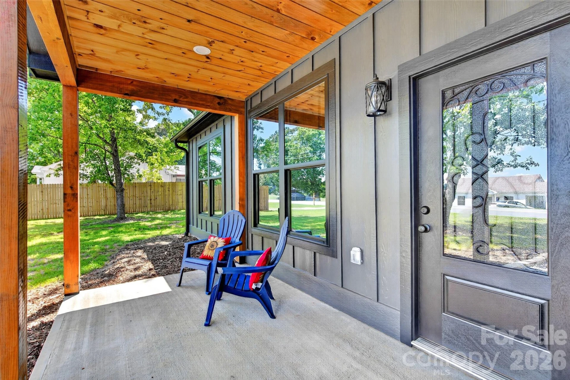 1652 Doggett Road - Photo 2