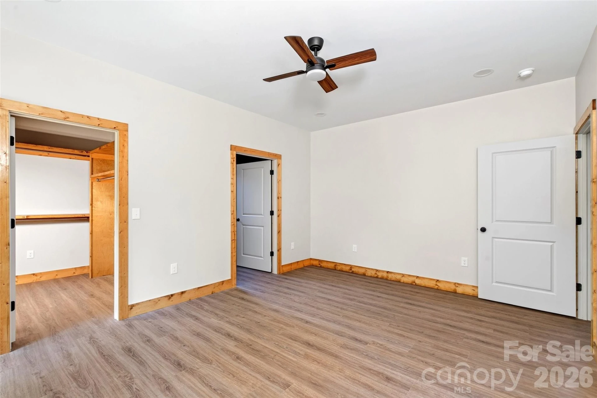 1652 Doggett Road - Photo 15