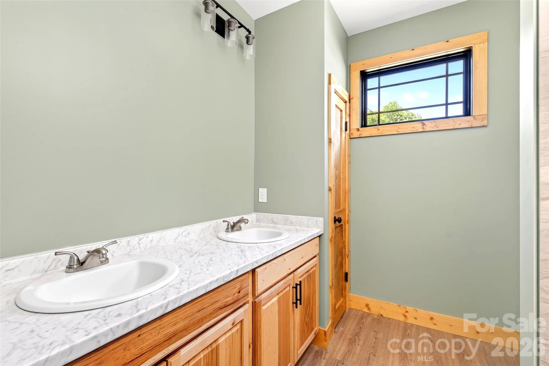 1652 Doggett Road - Photo 18