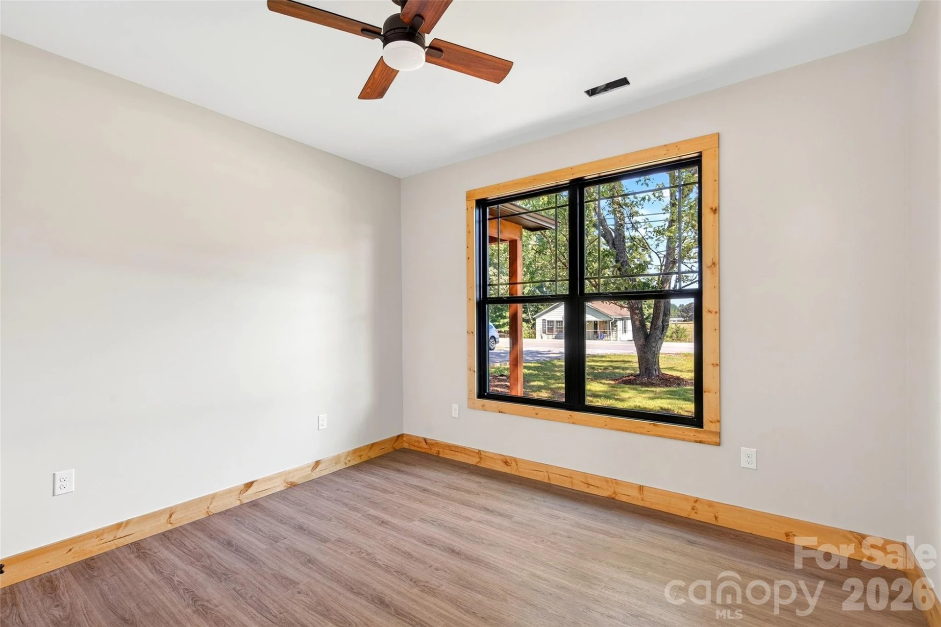 1652 Doggett Road - Photo 21