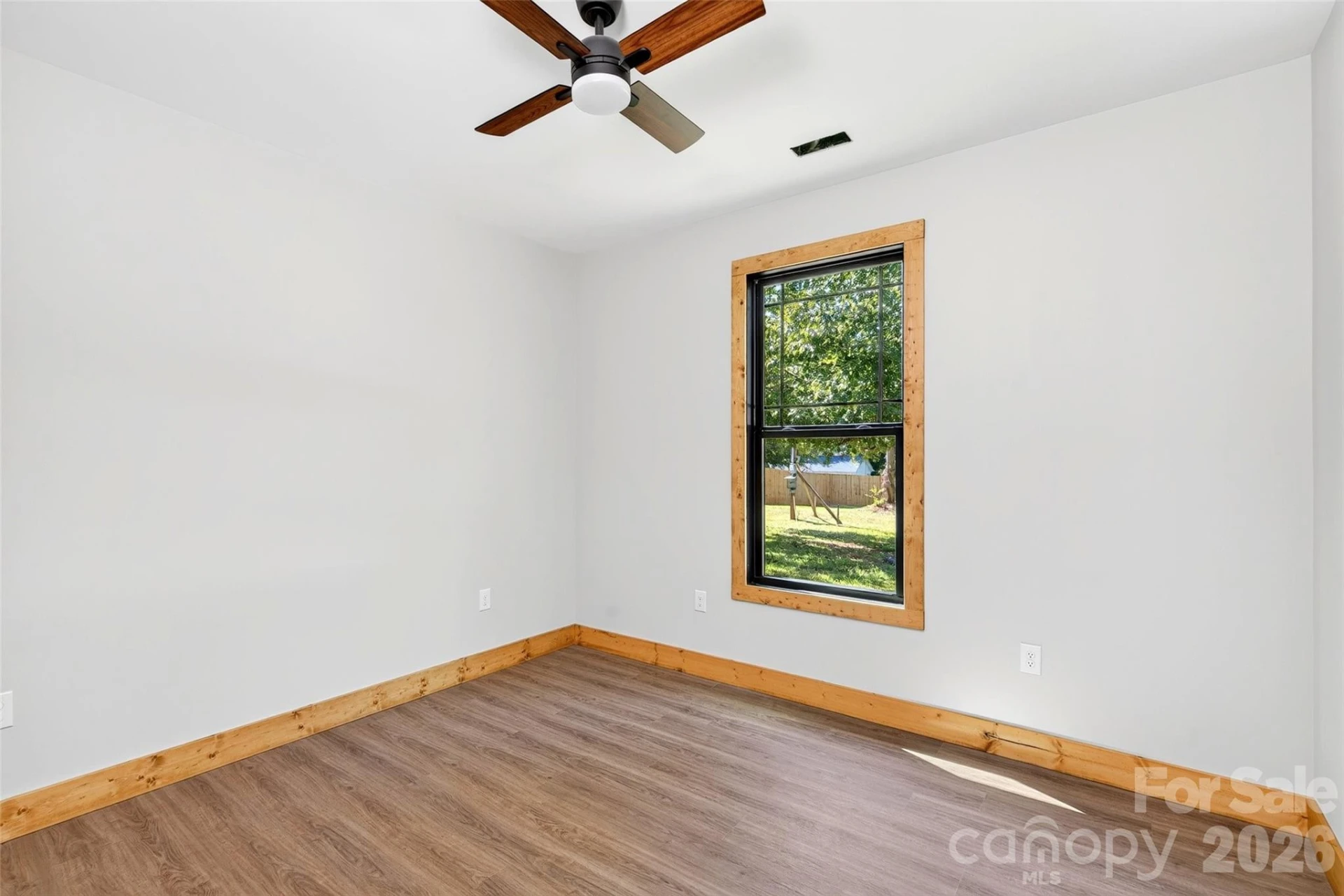 1652 Doggett Road - Photo 24