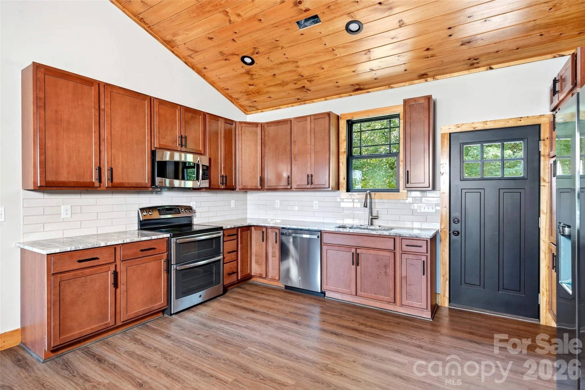1652 Doggett Road - Photo 4
