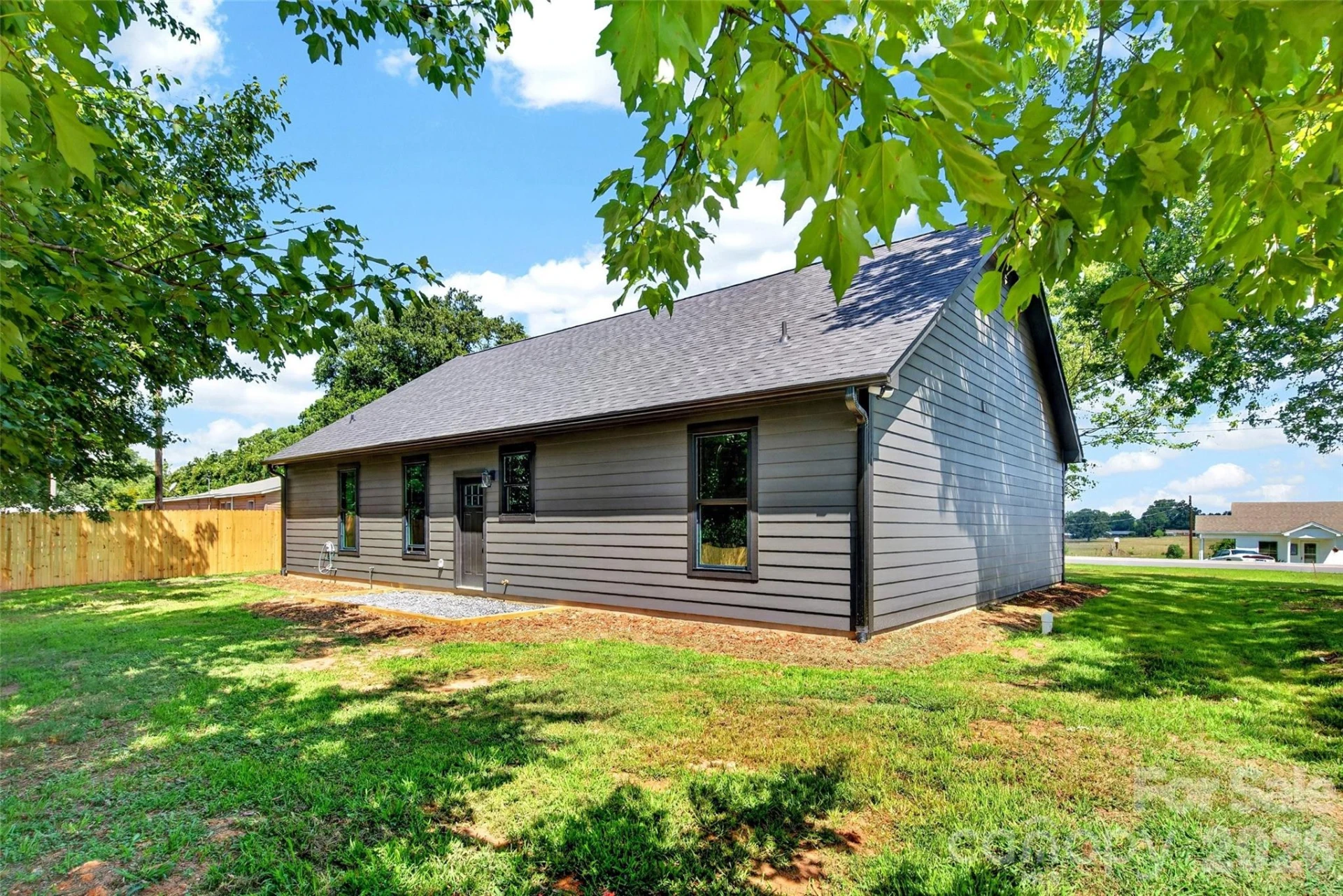 1652 Doggett Road - Photo 39