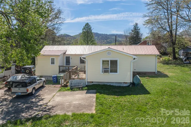11 E Porter Road