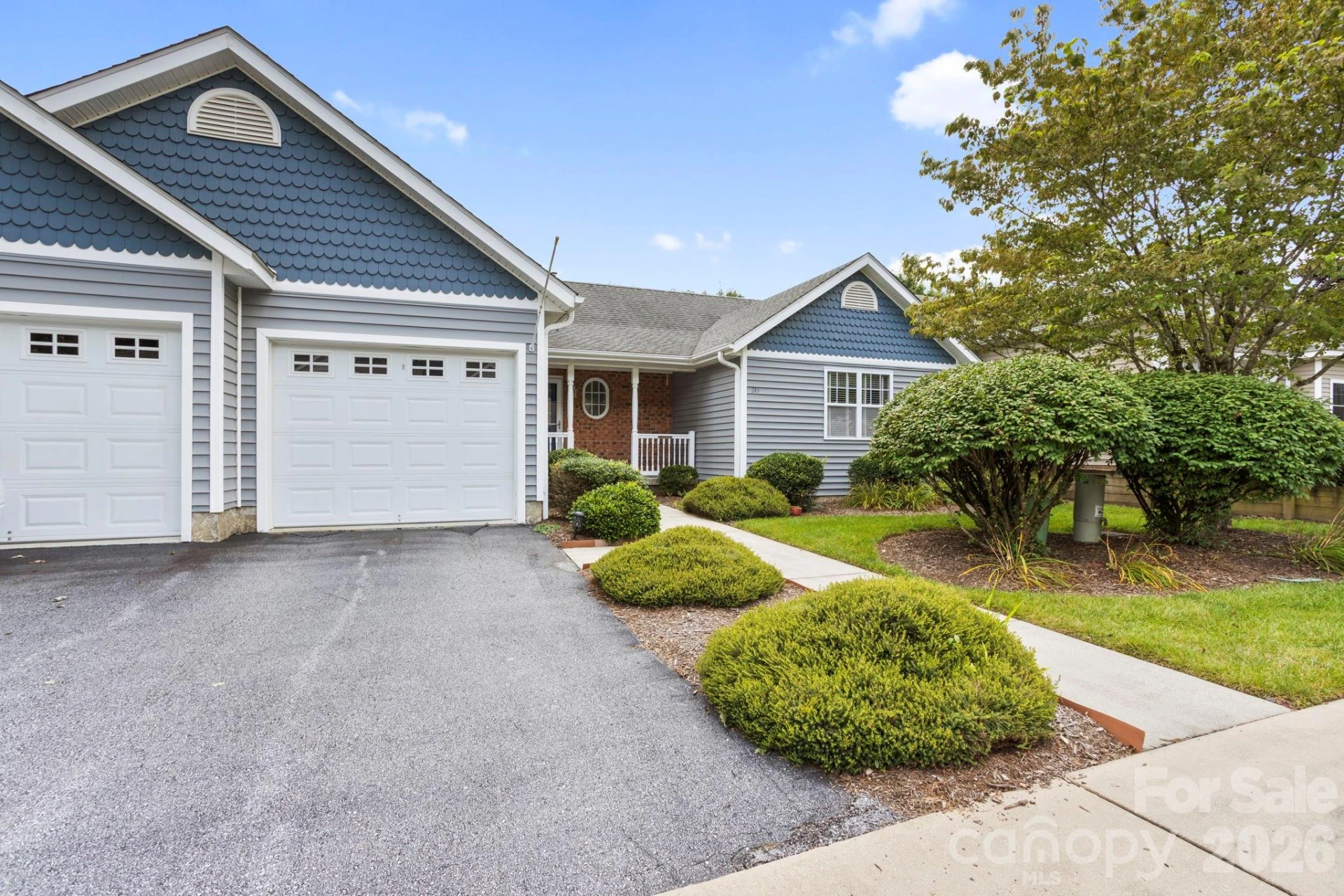 315 Charlestown Drive - Photo 2