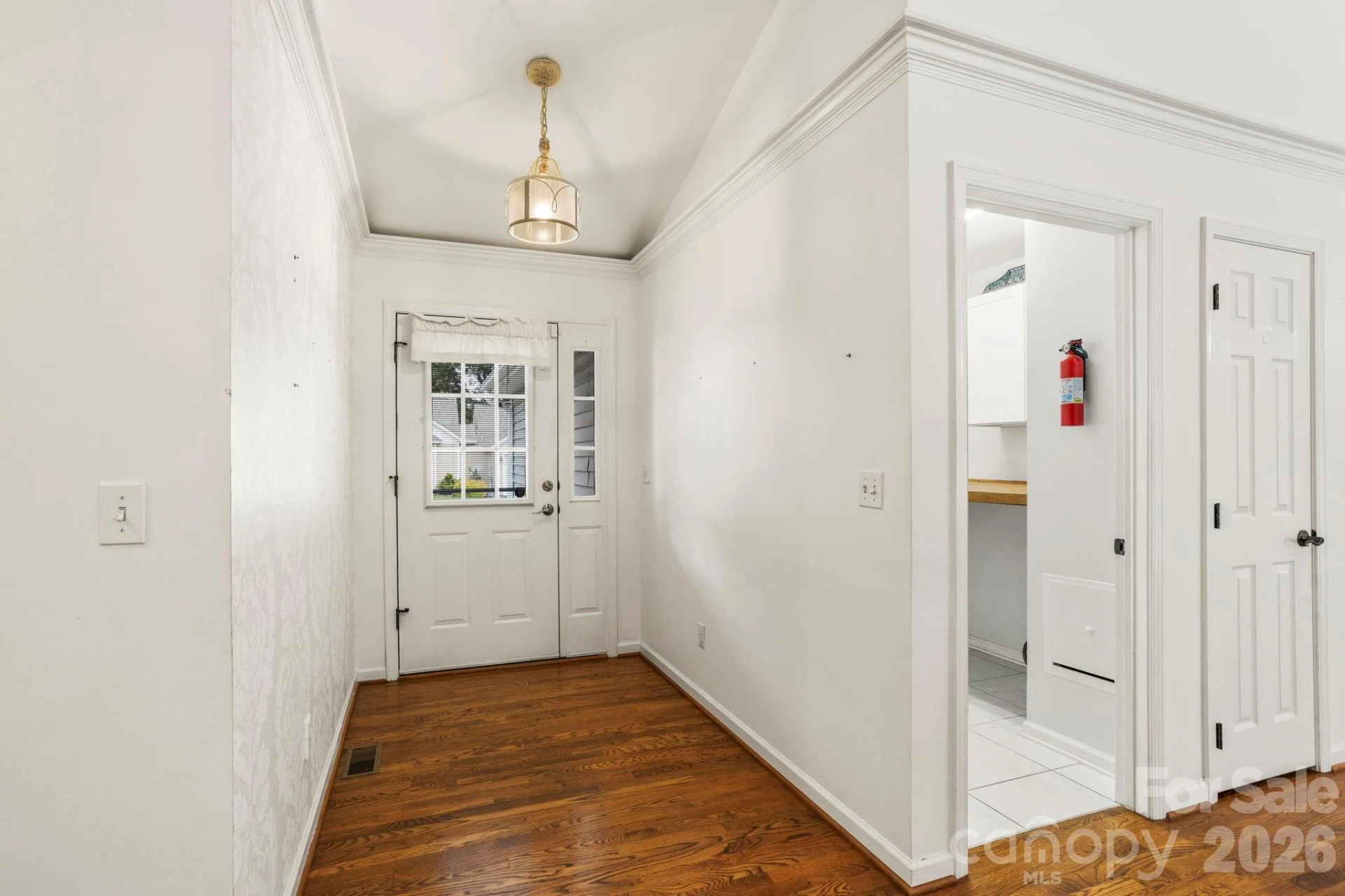 315 Charlestown Drive - Photo 4