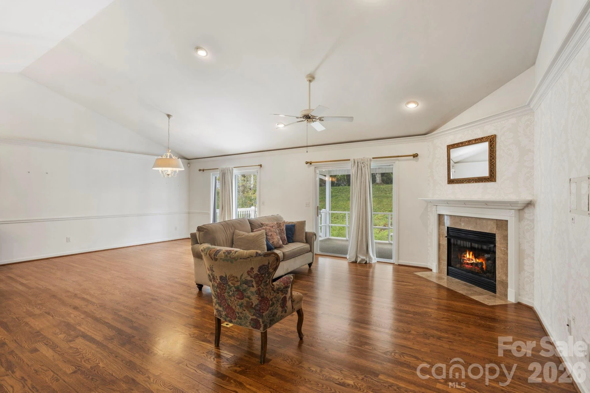 315 Charlestown Drive - Photo 5