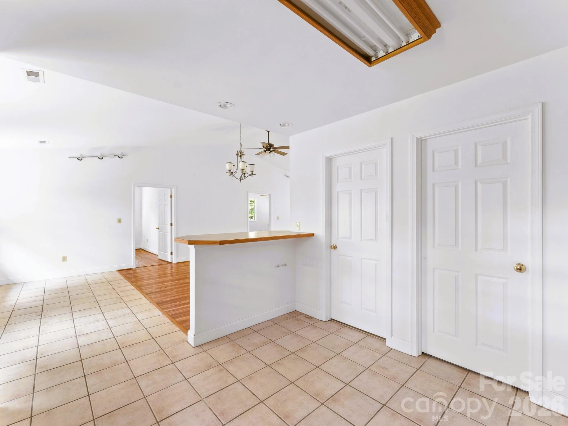 269 Pinewood Knoll Drive - Photo 4