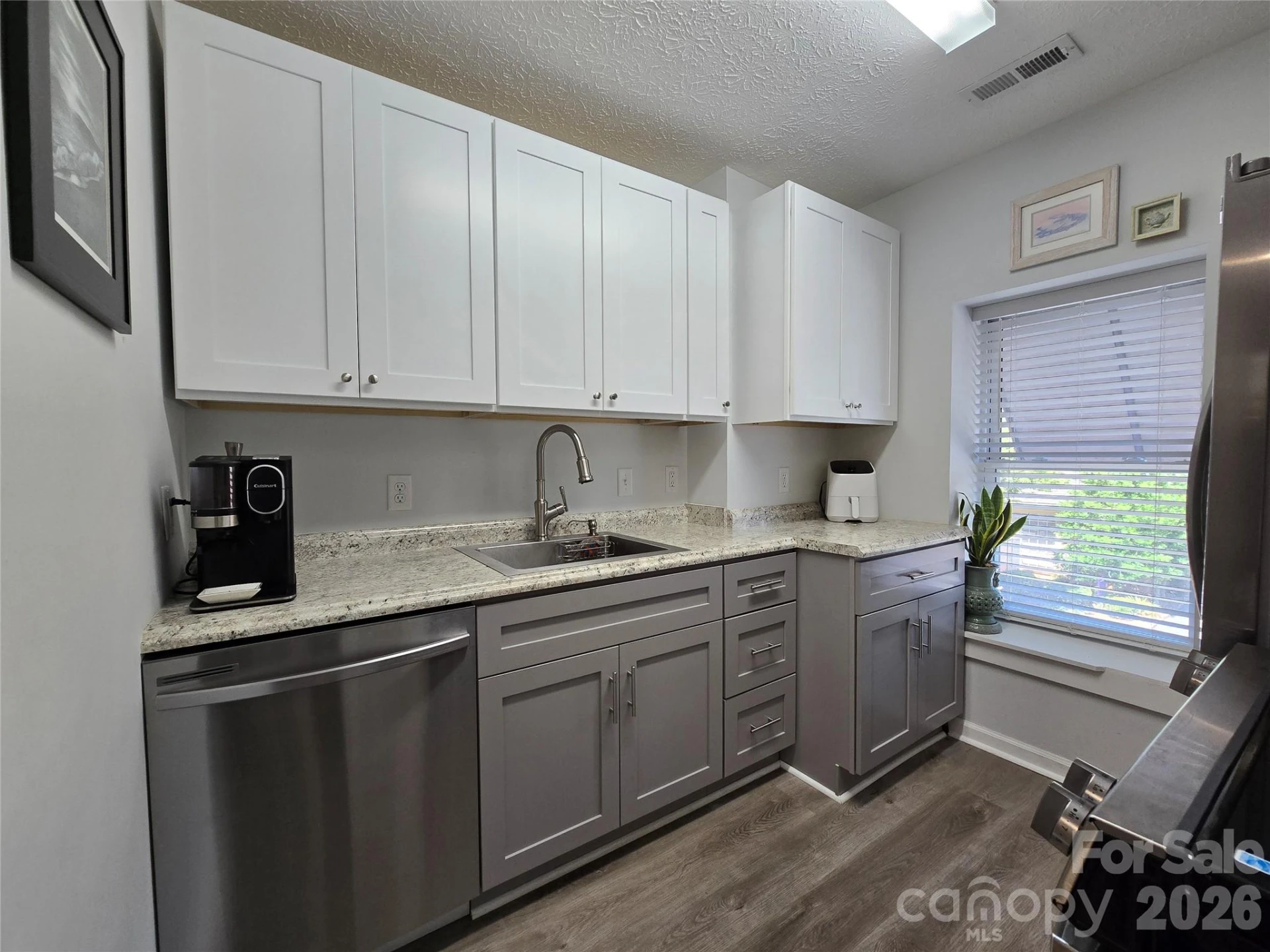 142 N Main Street - Photo 28