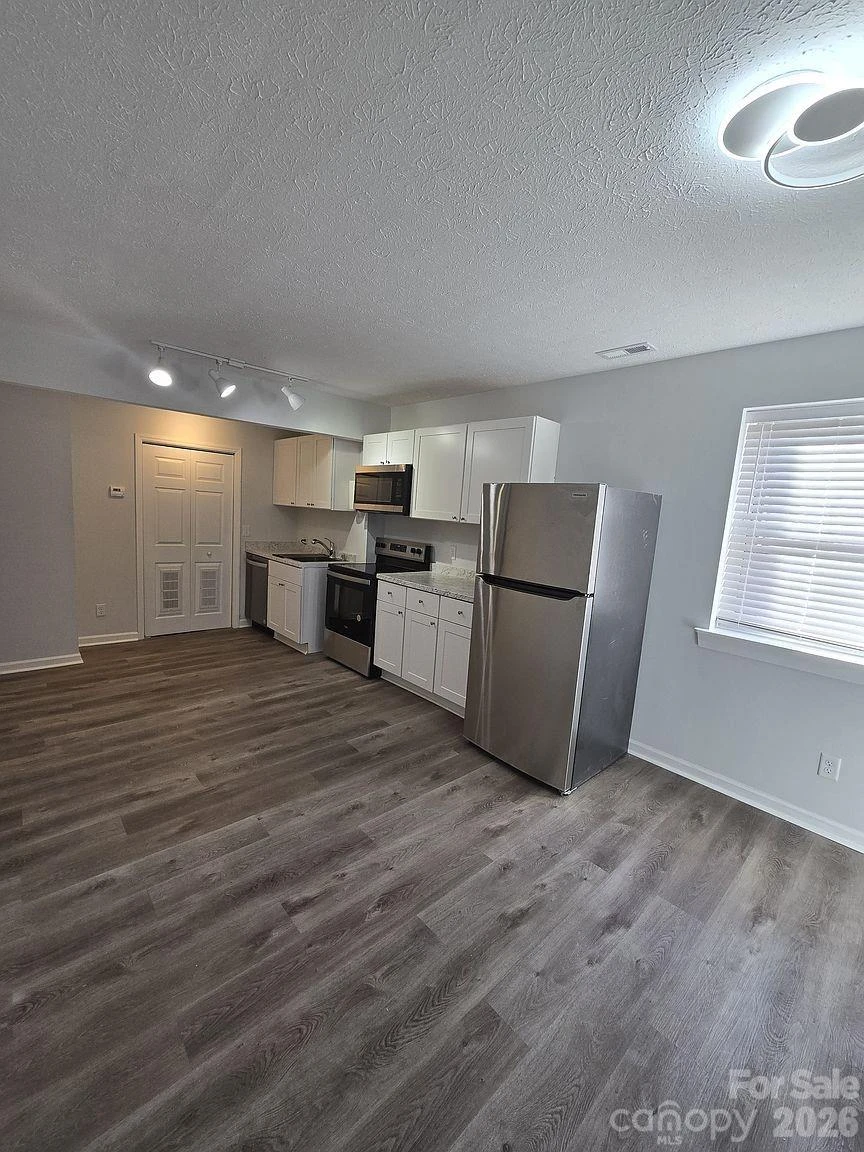 142 N Main Street - Photo 35
