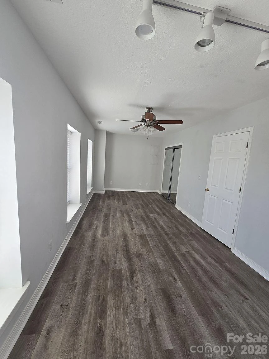 142 N Main Street - Photo 36