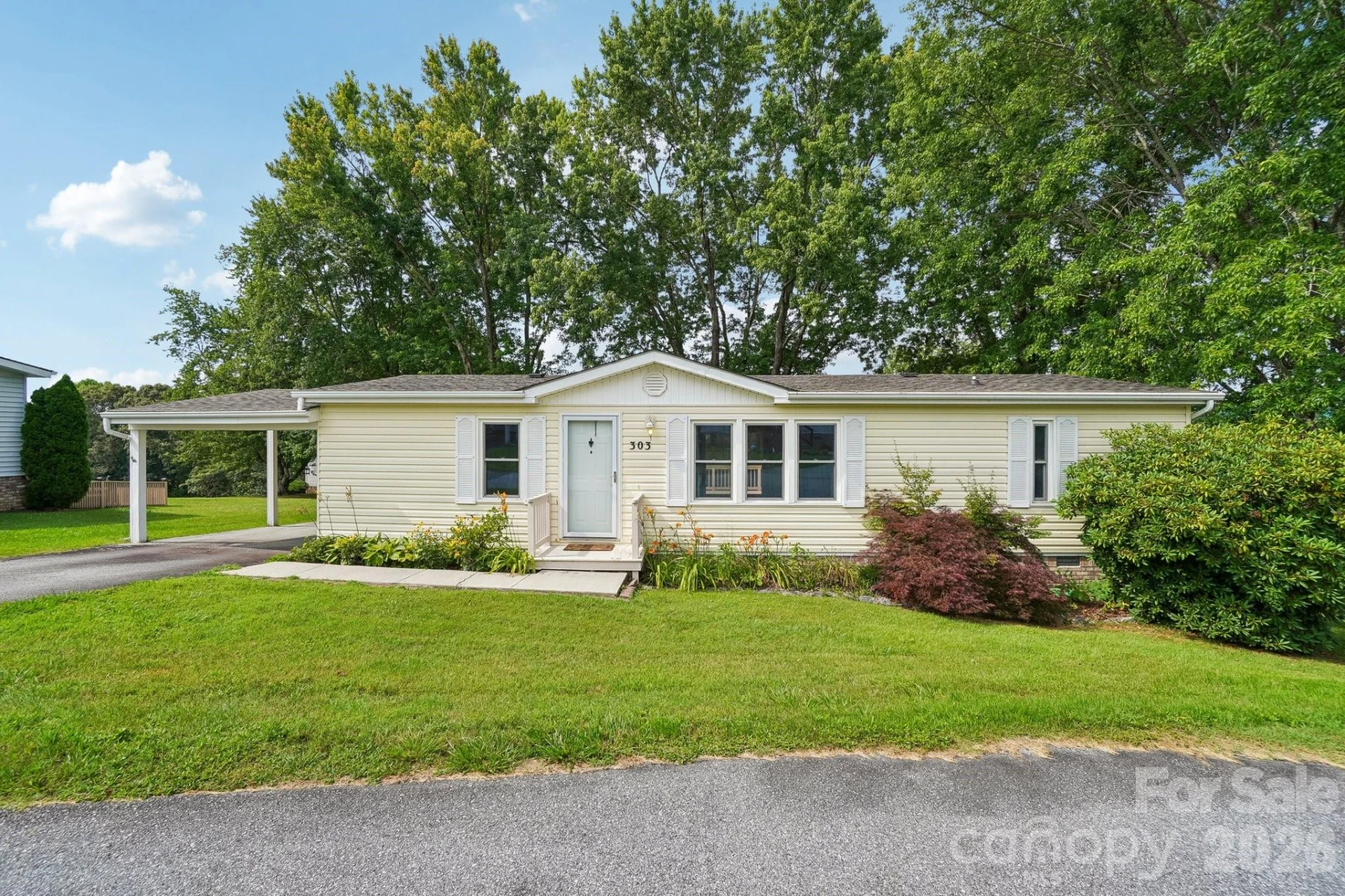 303 Meadowbrook Court - Photo 2