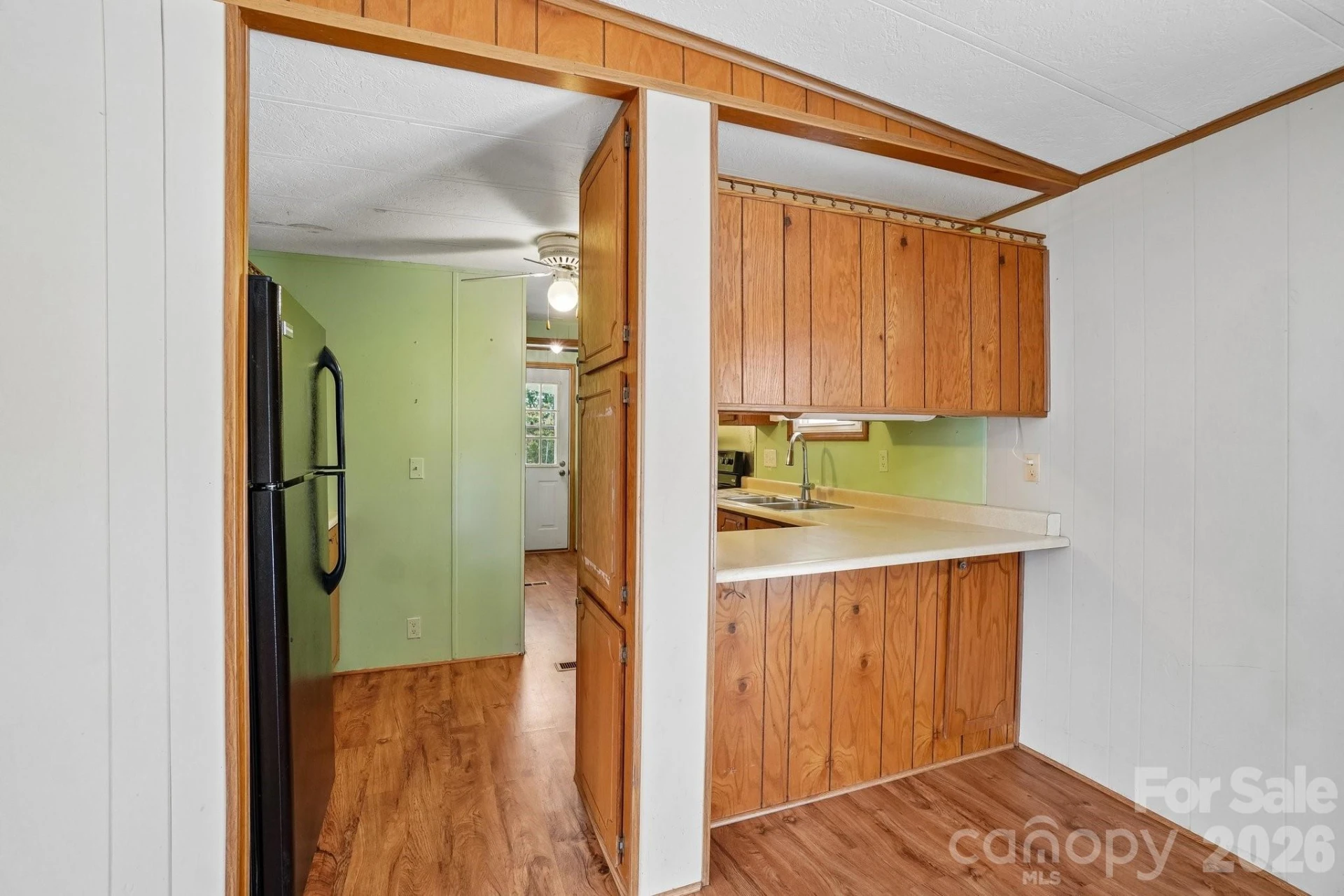 303 Meadowbrook Court - Photo 11