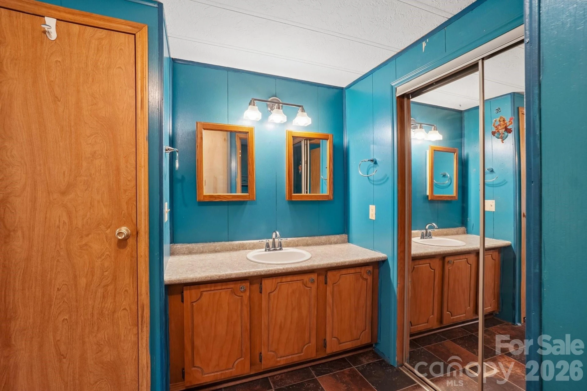 303 Meadowbrook Court - Photo 18