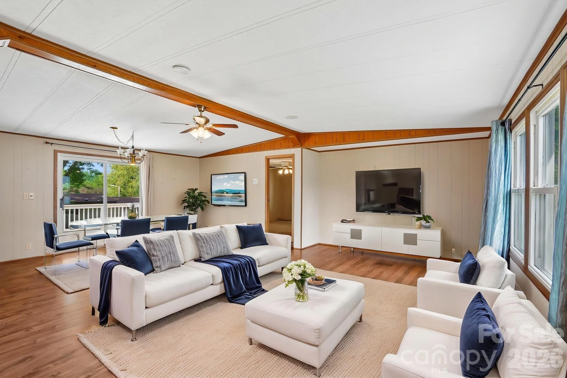 303 Meadowbrook Court - Photo 4