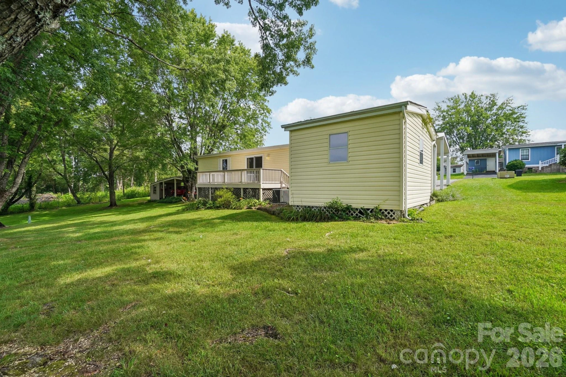 303 Meadowbrook Court - Photo 32