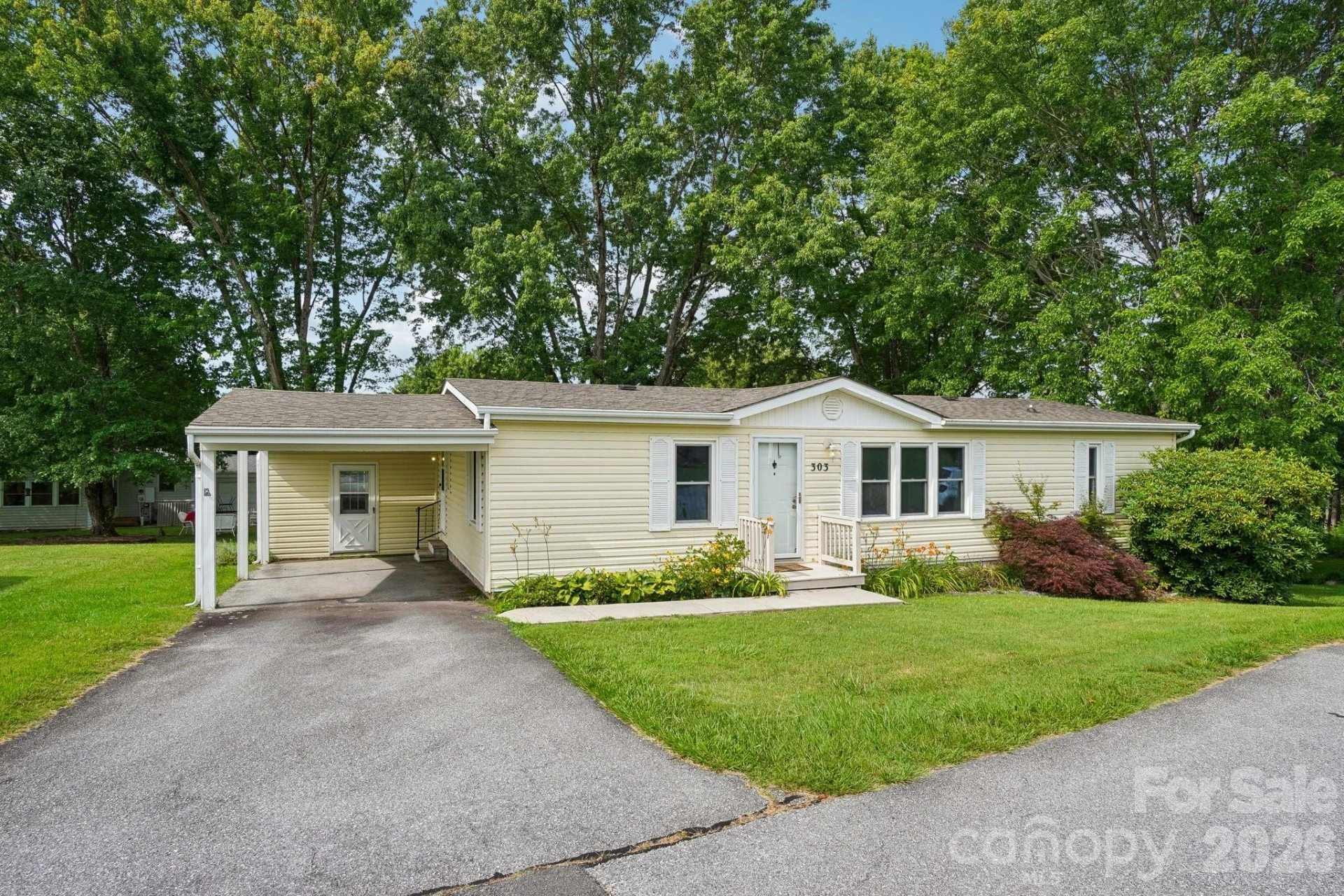 303 Meadowbrook Court - Photo 33