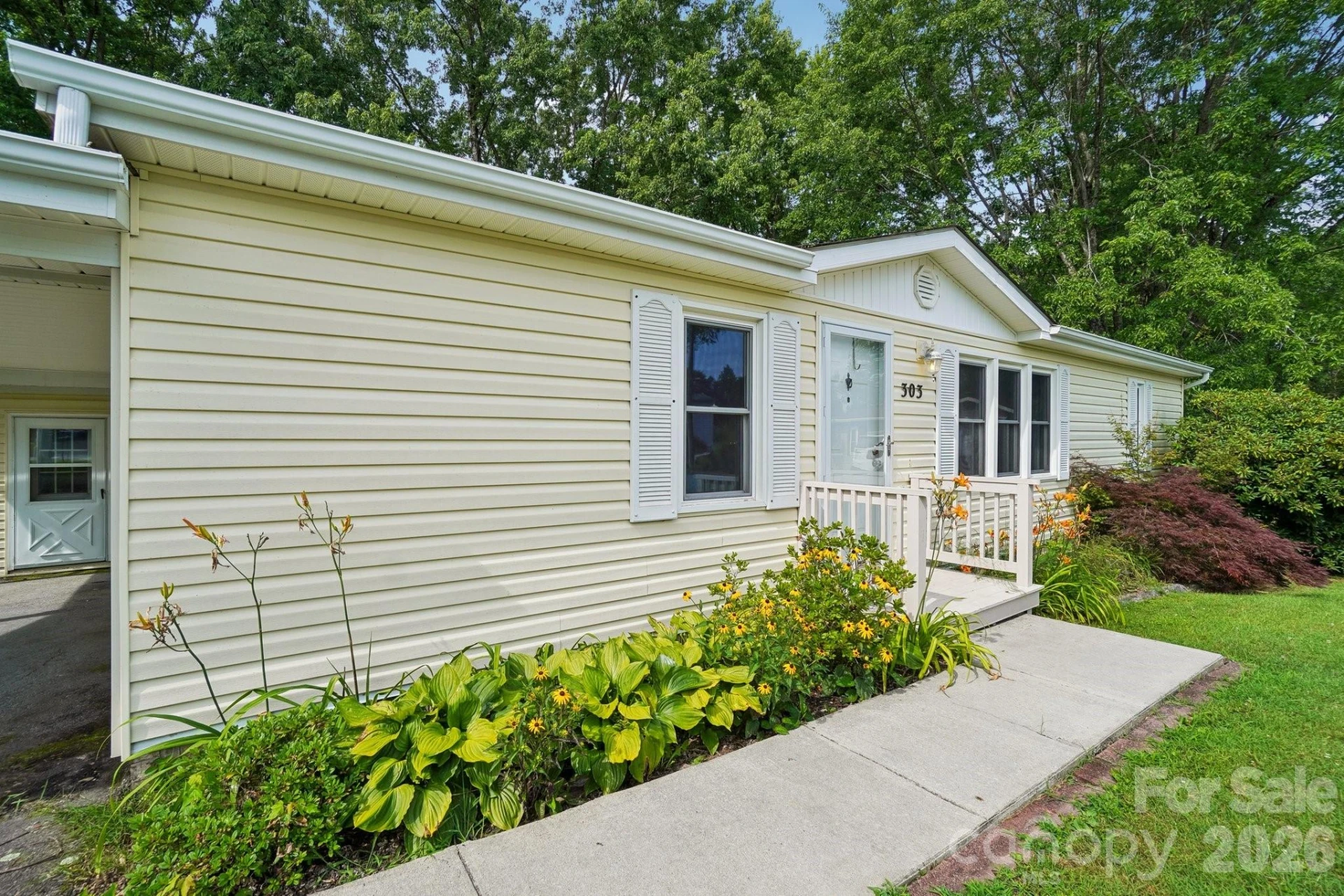 303 Meadowbrook Court - Photo 35