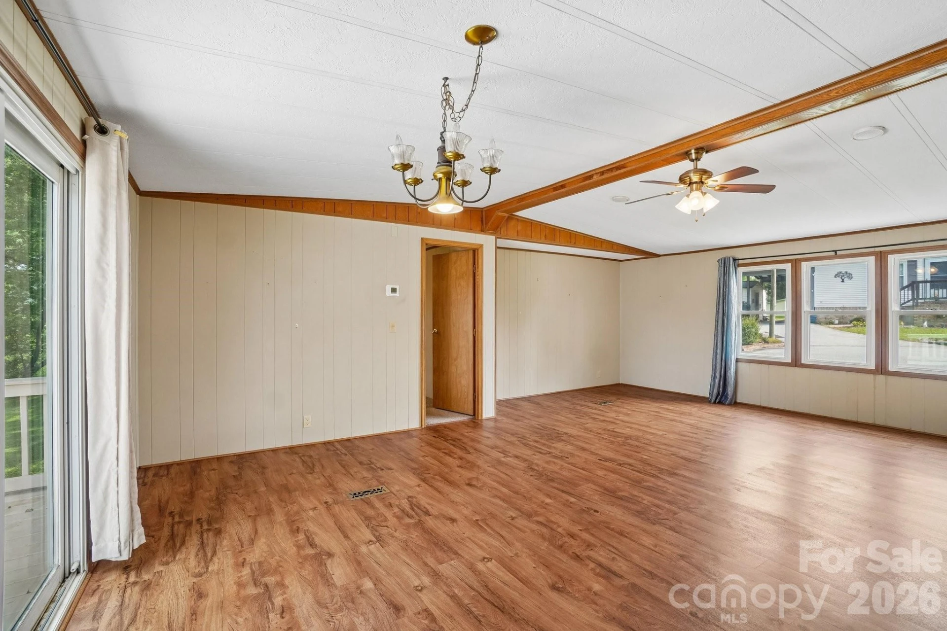 303 Meadowbrook Court - Photo 5