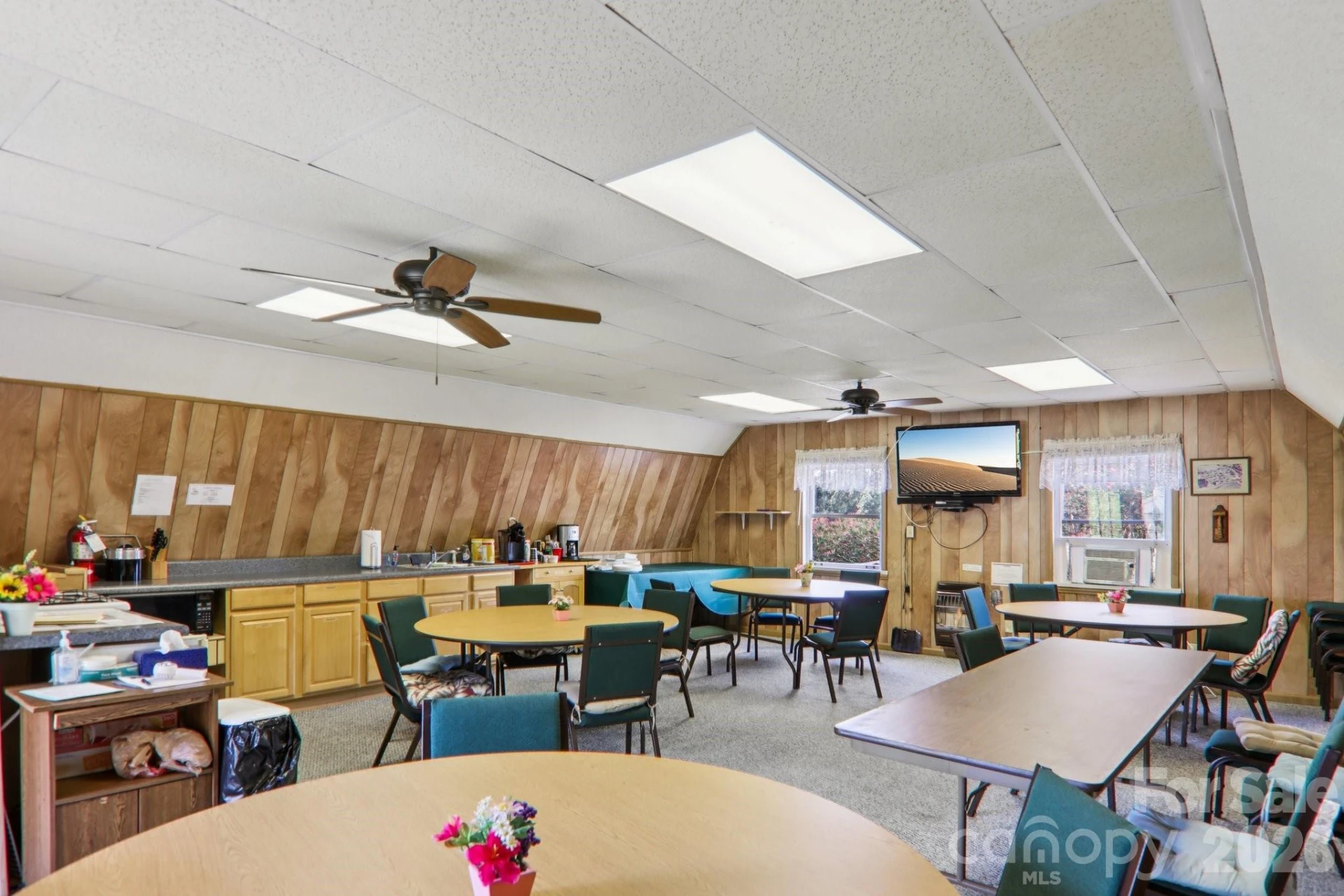 303 Meadowbrook Court - Photo 41