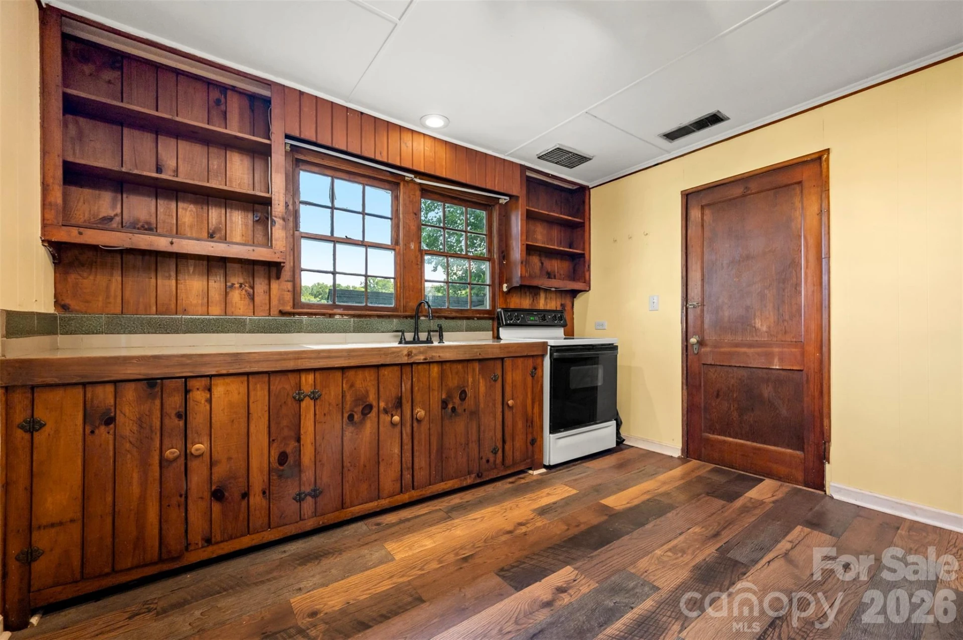 720 Sylvan Boulevard - Photo 14