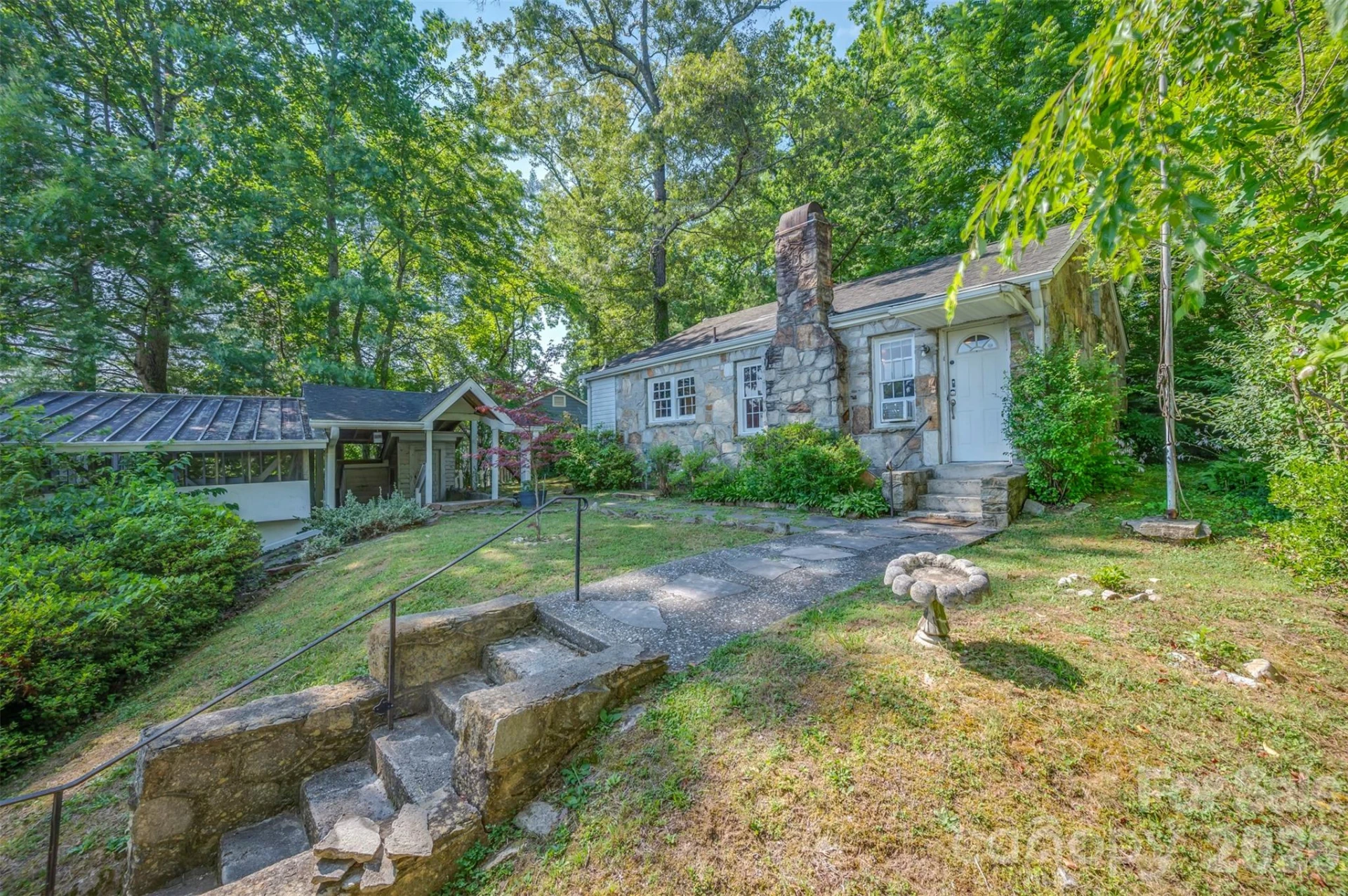 720 Sylvan Boulevard - Photo 9