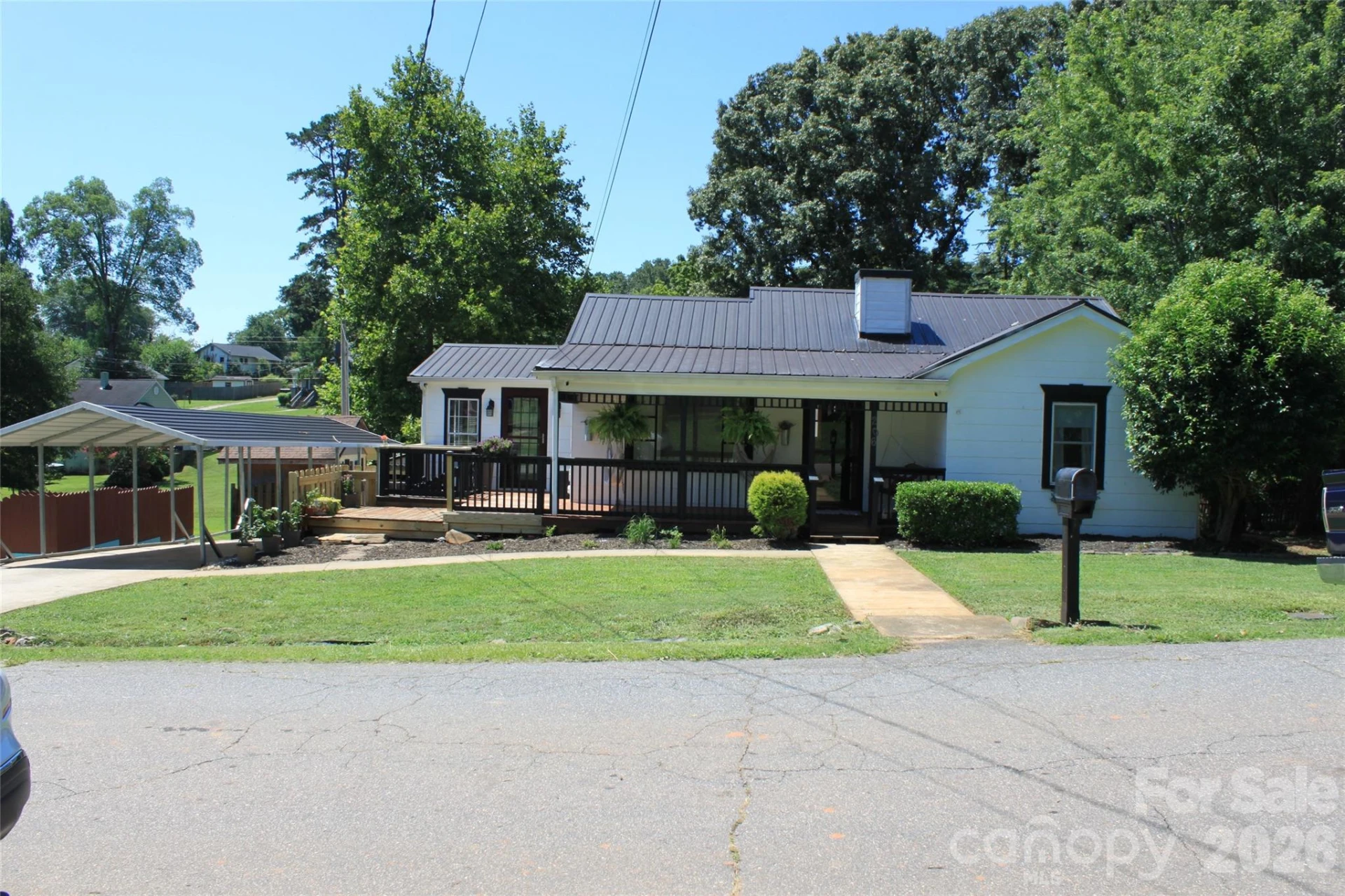 206 Bentwood Drive - Photo 2