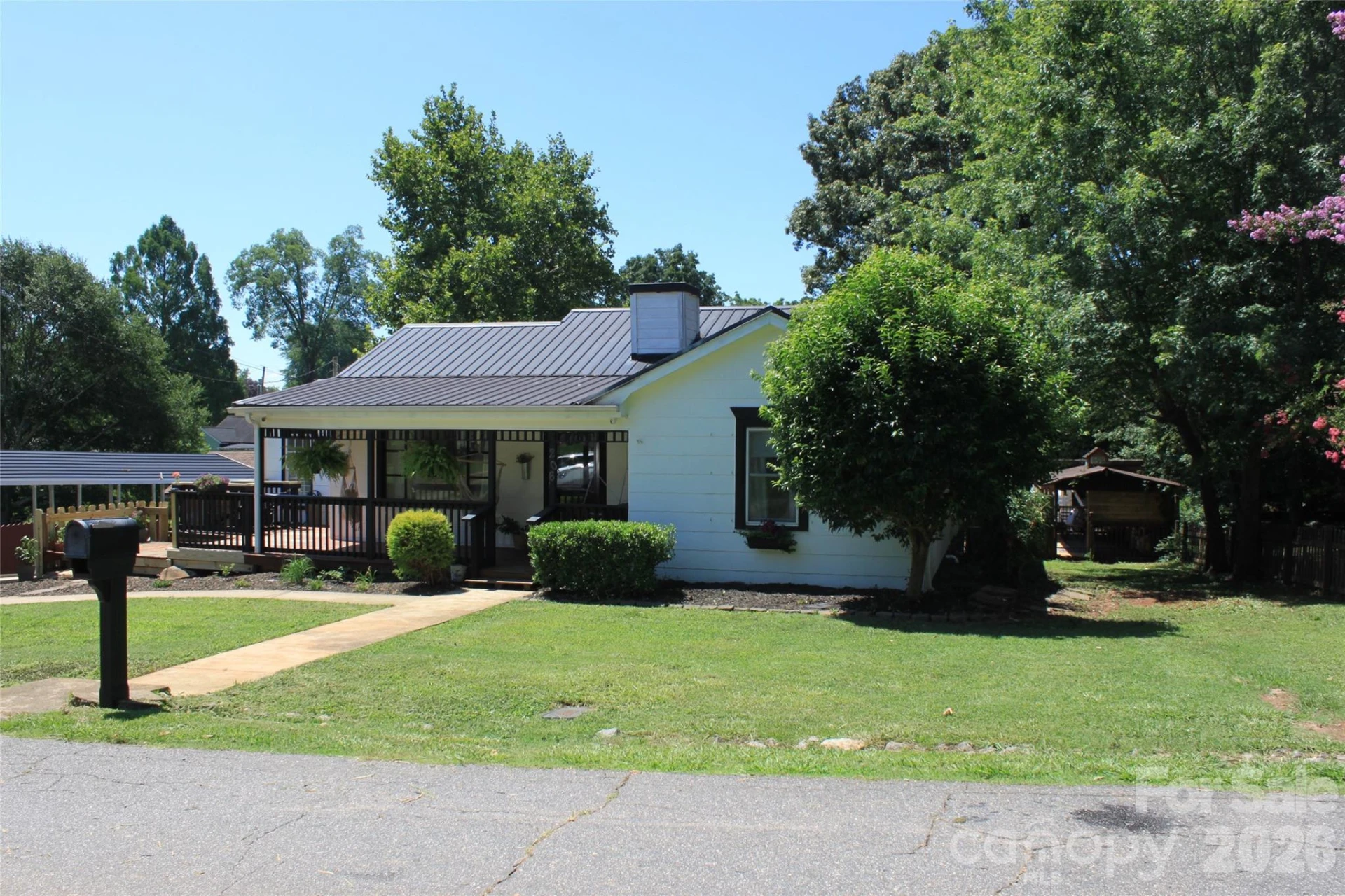 206 Bentwood Drive - Photo 4