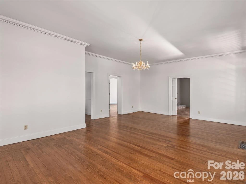 143 S Ridgecrest Avenue - Photo 4