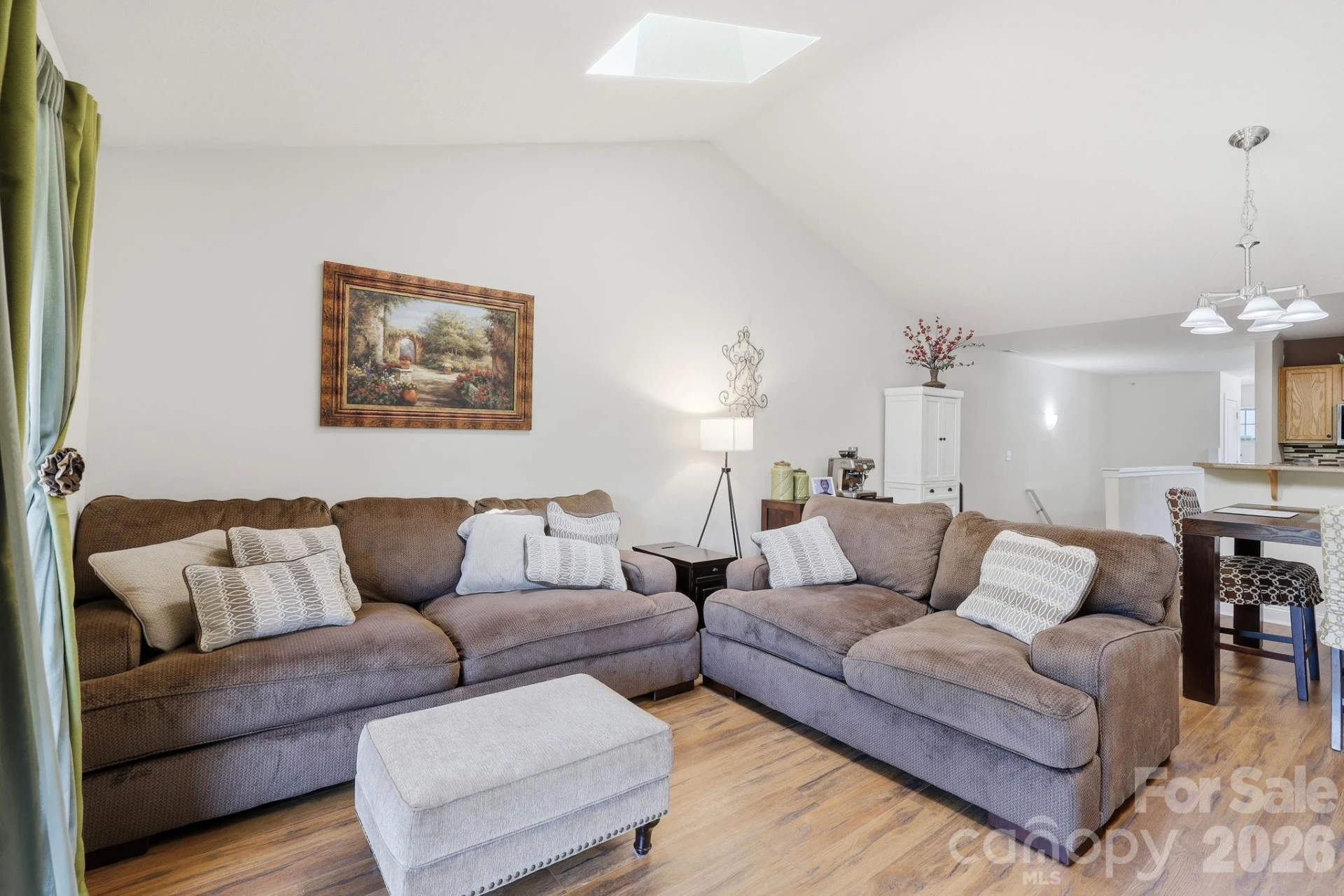 123 Foxden Drive #202