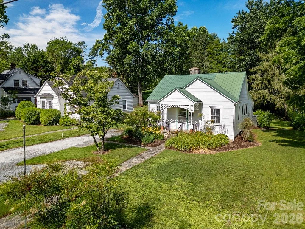105 Parkview Drive - Photo 2