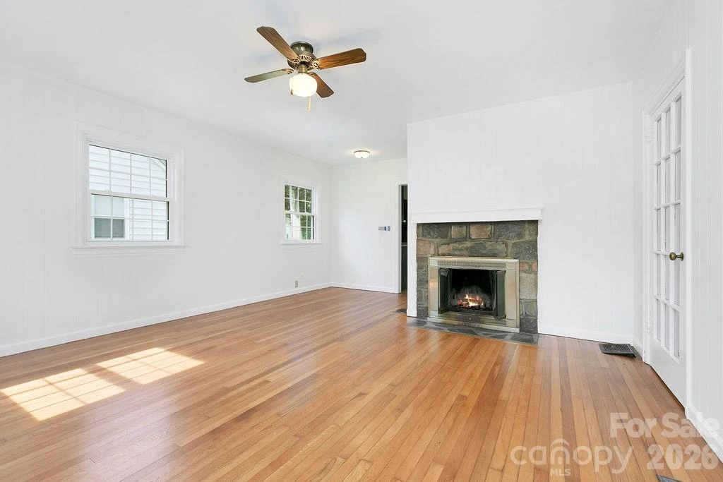 105 Parkview Drive - Photo 9
