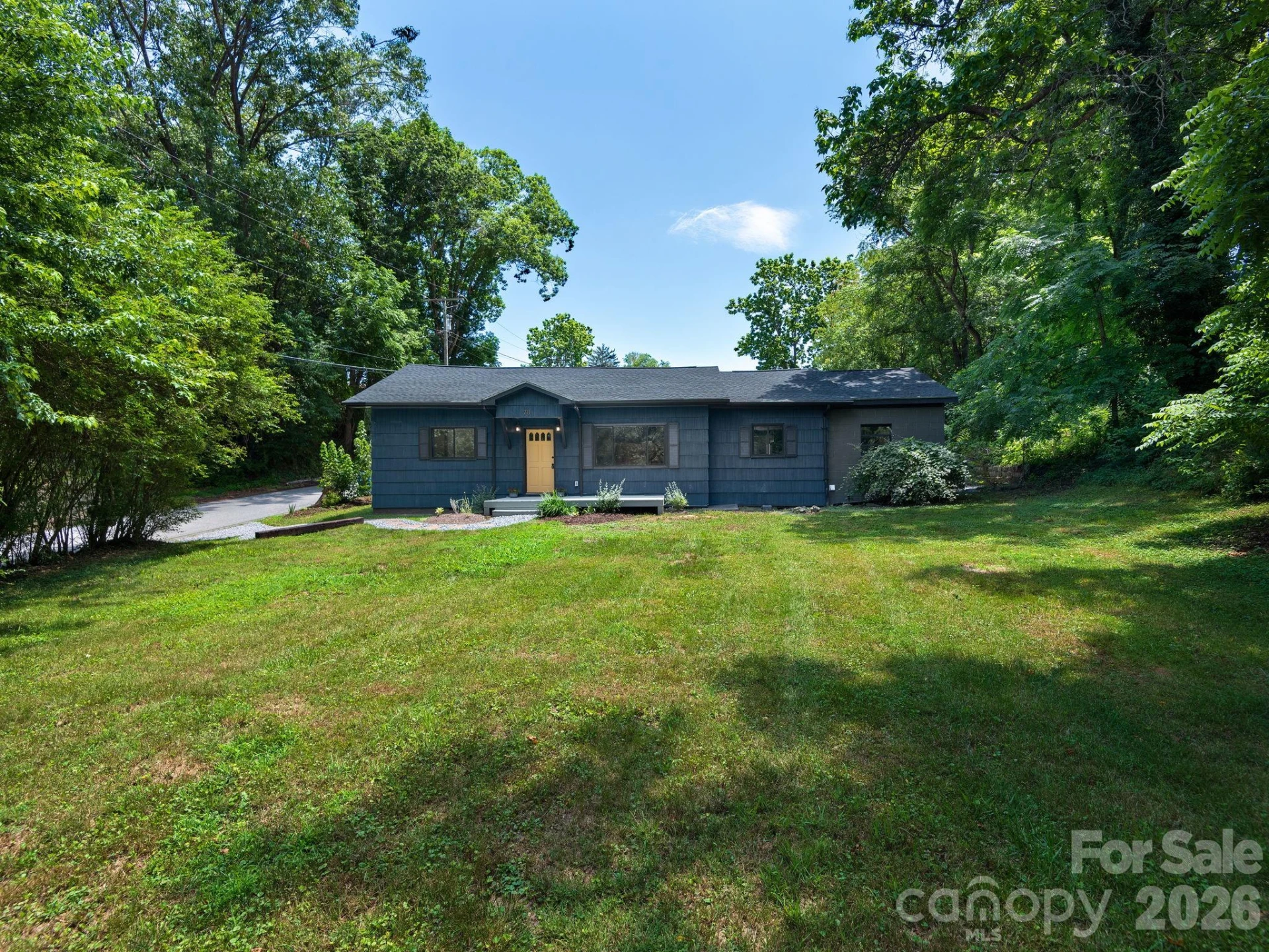 78 Travis Street - Photo 2