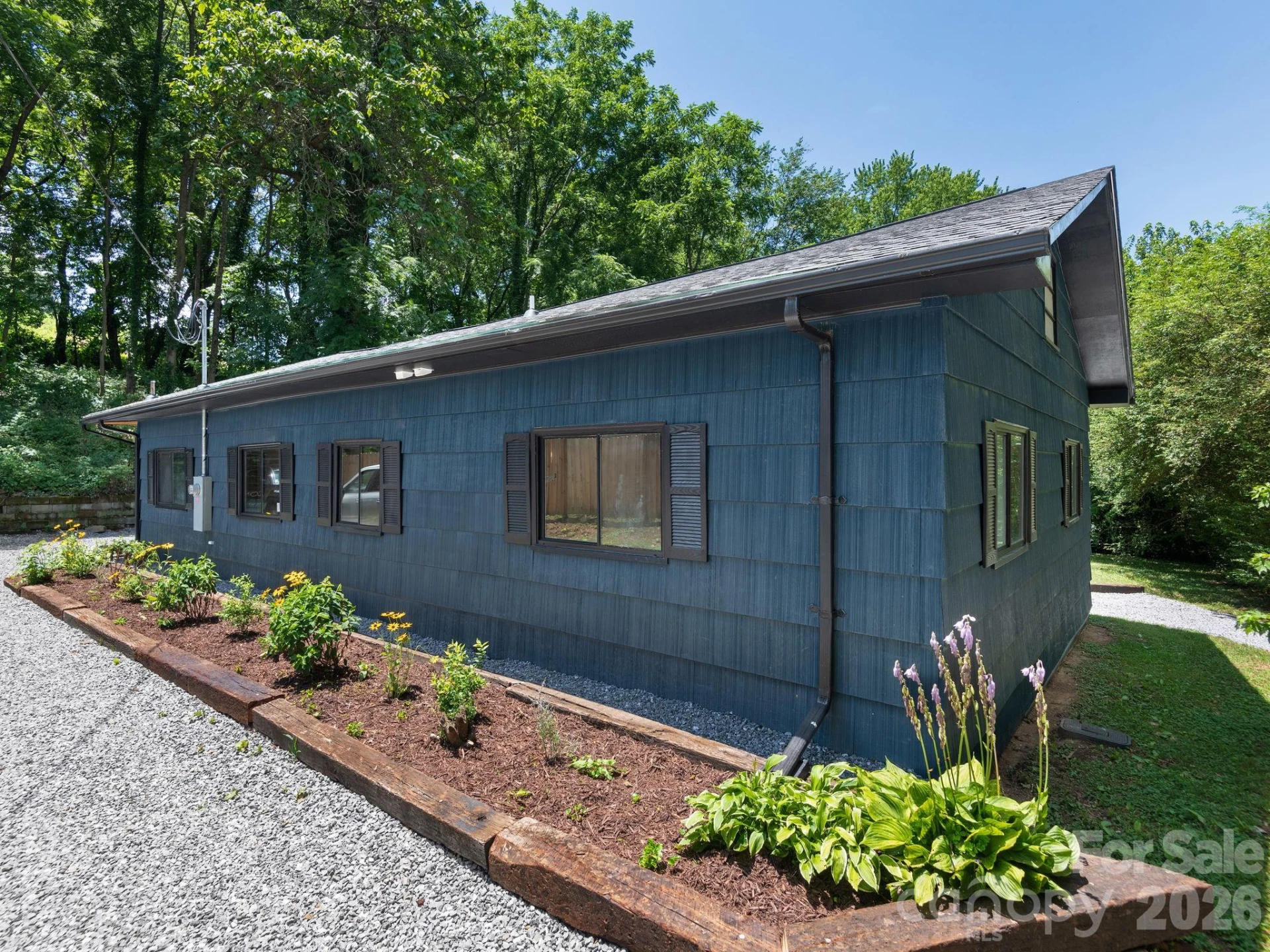 78 Travis Street - Photo 4