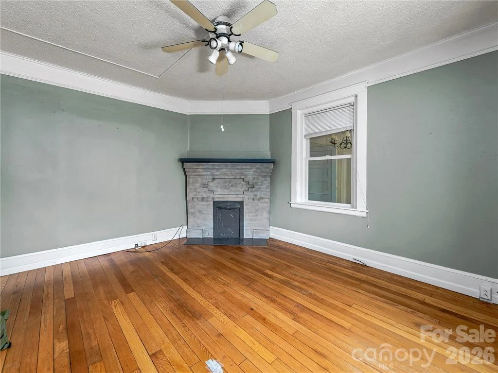 575 Haywood Road - Photo 14