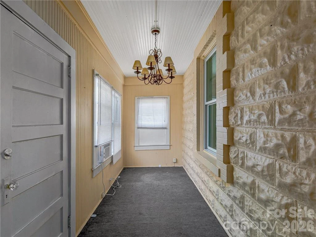 575 Haywood Road - Photo 15