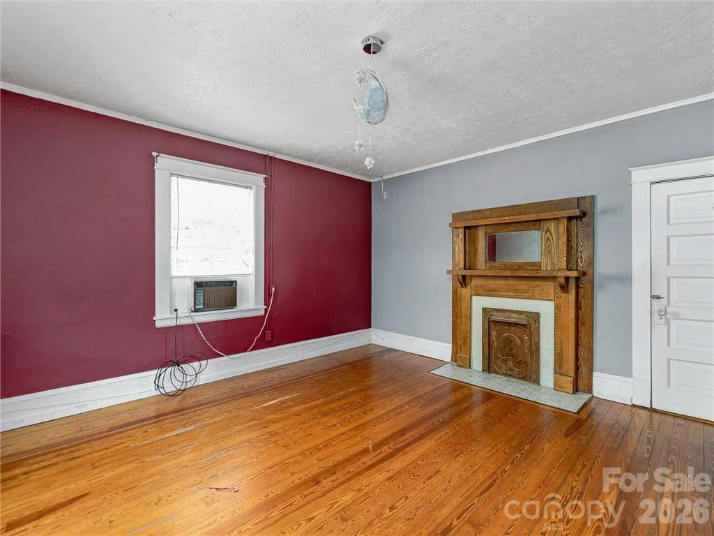 575 Haywood Road - Photo 18