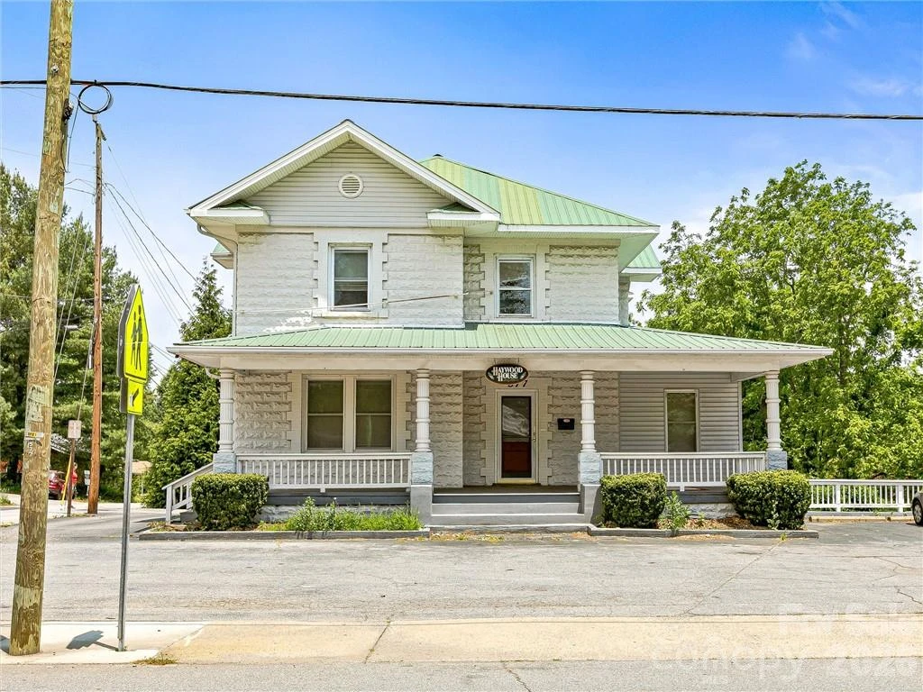 575 Haywood Road - Photo 3