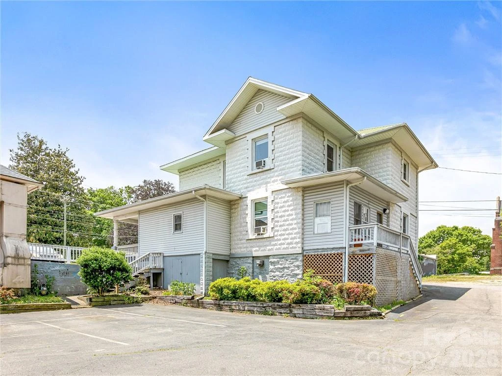 575 Haywood Road - Photo 26