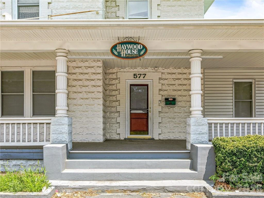 575 Haywood Road - Photo 4