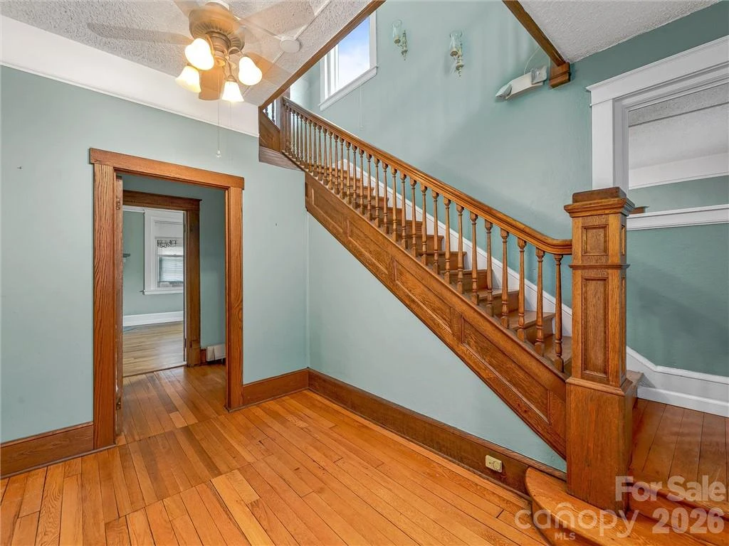 575 Haywood Road - Photo 10