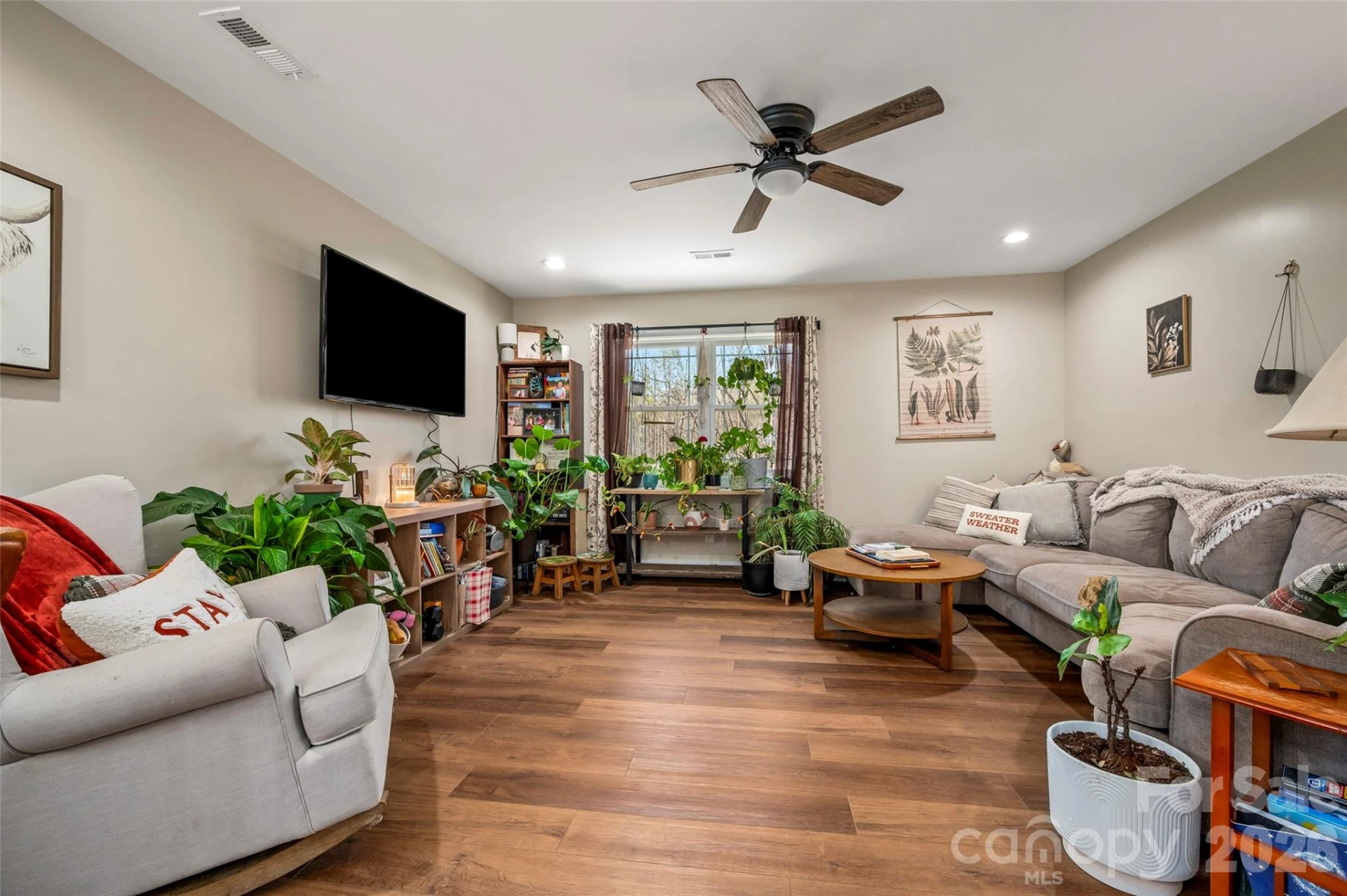 180 Nanhart Court - Photo 6