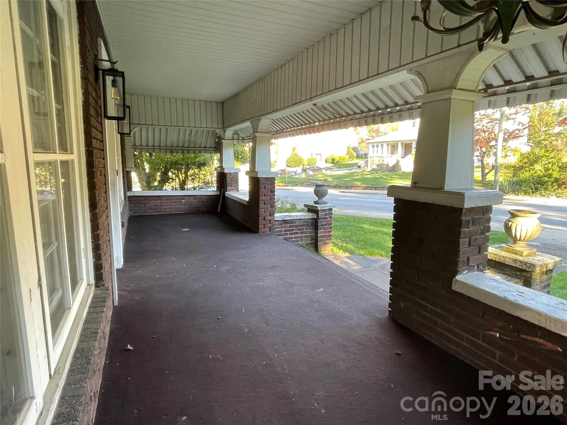 318 Academy Street - Photo 2