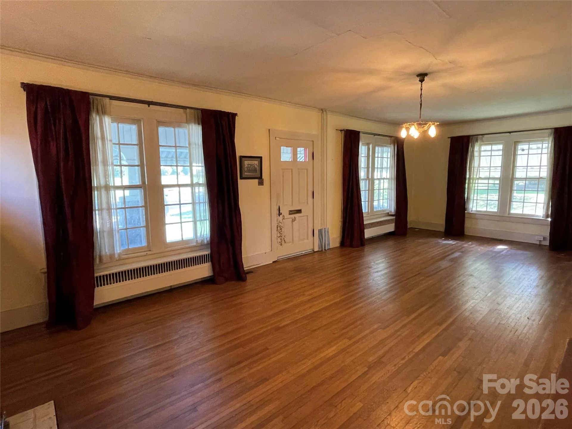 318 Academy Street - Photo 3