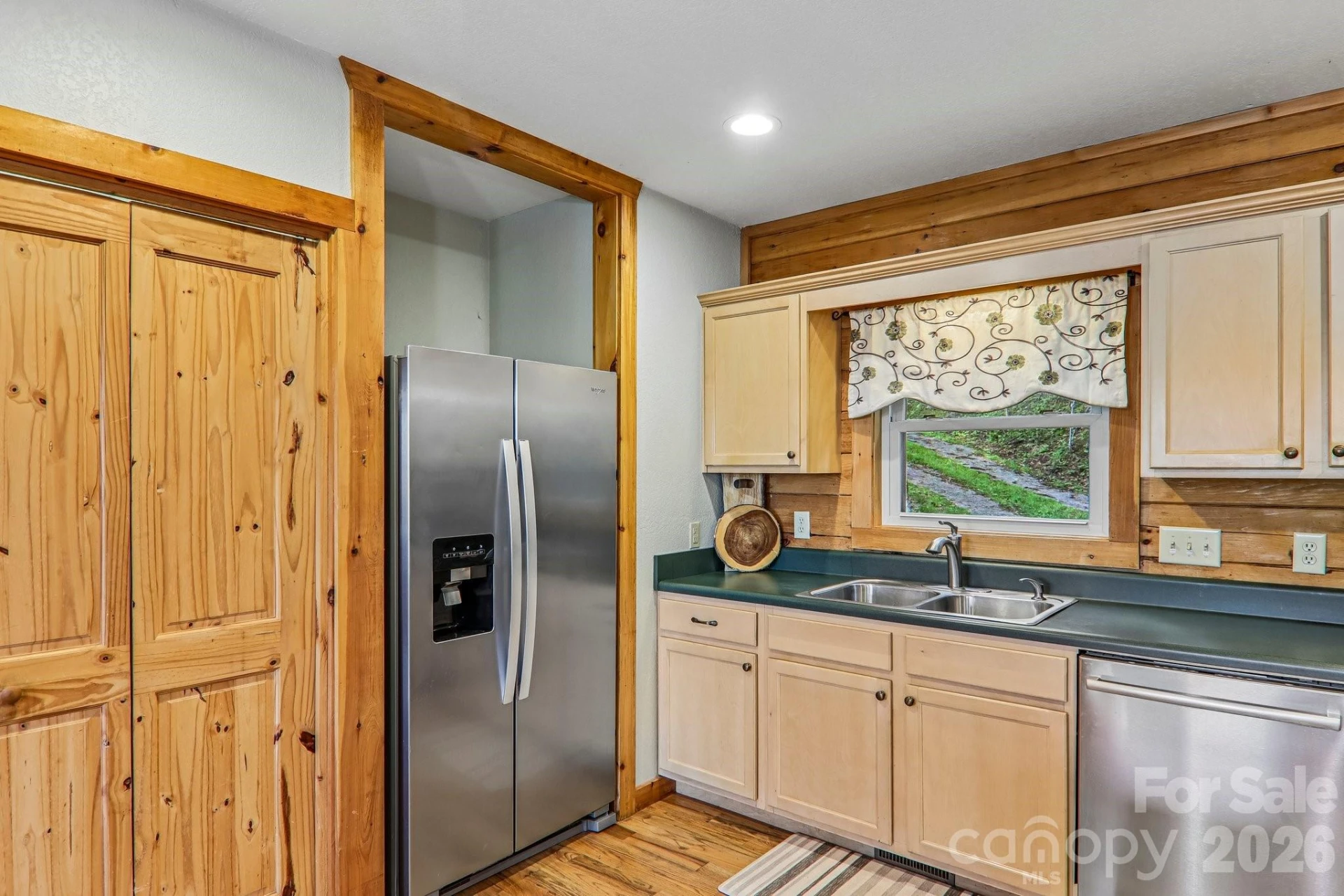 1064 Point Of View Drive - Photo 19